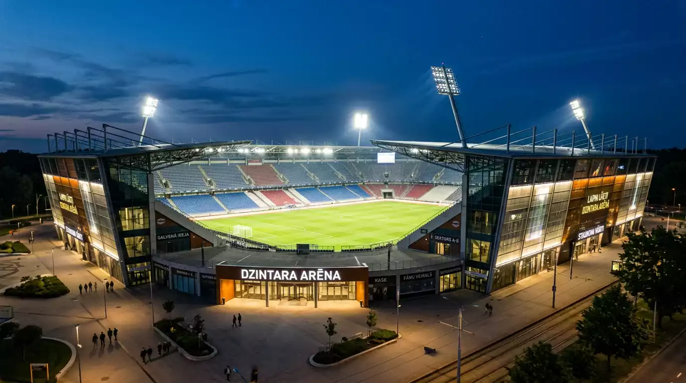 Izgaismots futbola stadions krēslā pirms vakara spēles PK 2026